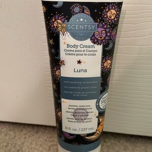SCENTSY Body Cream 8oz LUNA - New!